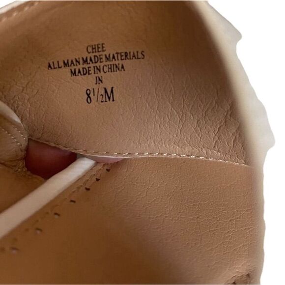 Adrienne Vittadini Chee White Wedge Thong Sandals Women's Size 8.5 - Picture 6 of 6